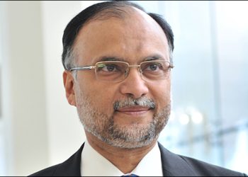 معاشی مشکلات کی وجہ سیاسی عدم استحکام ہے: احسن اقبال