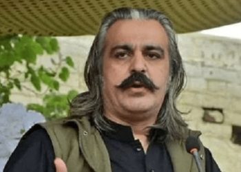 علی امین گنڈاپور عدالت پیش، وارنٹ گرفتاری منسوخ 