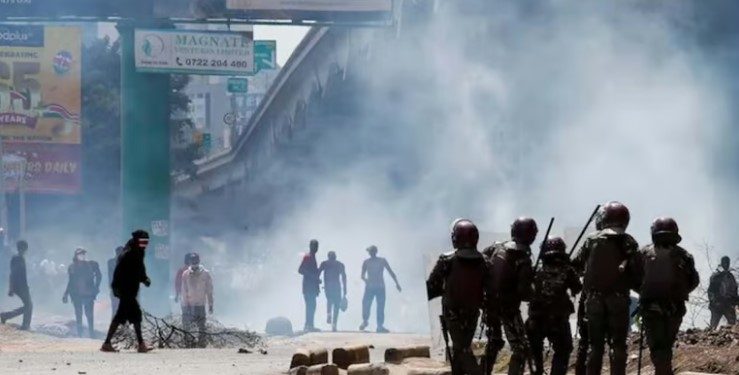 انتخابات کے متنازعہ نتائج کے خلاف عوام دارالحکومت کی سڑکوں پر نکل آئے