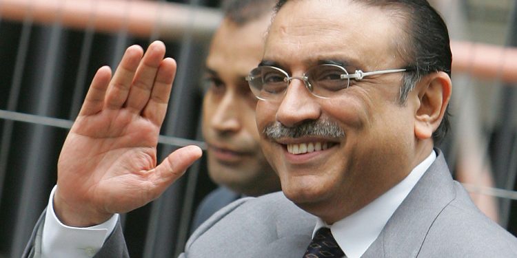 زرداری نے حکومت گرانے کی دھمکی دے دی