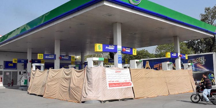 ٹرانسپورٹرز نے احتجاج کا فائدہ اٹھاتے ہوئے کرایے بڑھا دئیے
