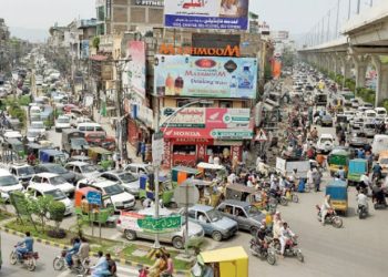 ساڑھے 57 لاکھ روپے نقدی اور ایک کروڑ روپے مالیت کی کار چھین کر فرار