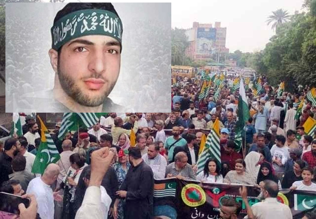 برہان وانی کے 8 ویں یوم شہادت پر کراچی میں ریلی نکالی گئی