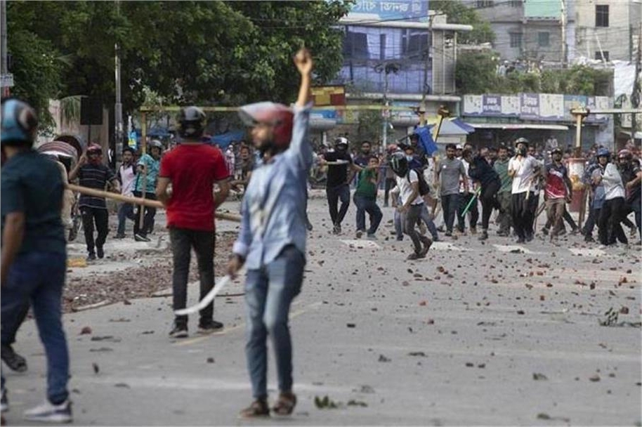 بنگلادیش: کوٹہ سسٹم کے خلاف طلبہ کا احتجاج شدت اختیار کرگیا، 32 افراد ہلاک