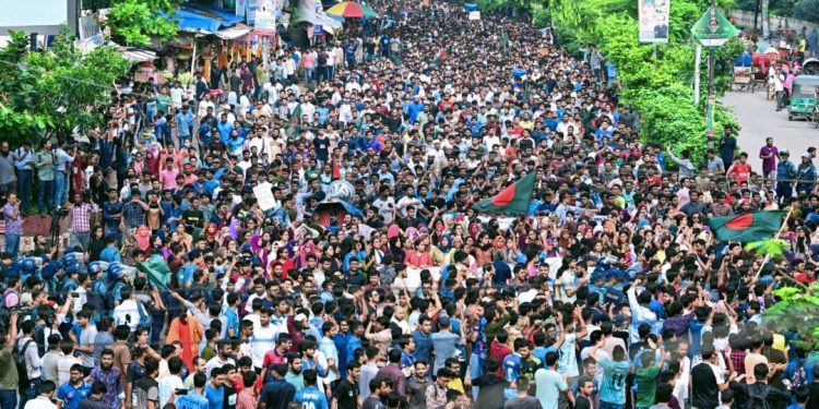 بنگلہ دیش میں احتجاجی مظاہرے زورپکڑگئے،جھڑپیں،ہولناک مناظر