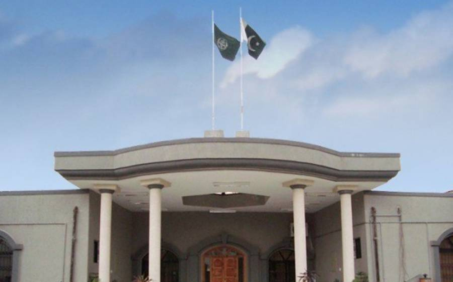 سب کو پتا ہے کہ کون کیا کررہا اور کس کے کہنے پر کررہا ہے: اسلام آباد ہائیکورٹ
