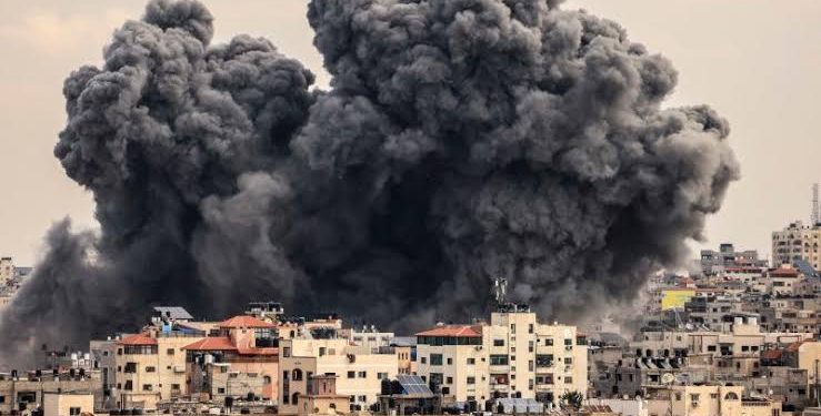 غزہ میں اسرائیلی فضائی حملہ: اسکول پر بمباری سے 30 سے زائد فلسطینی شہید، 100 سے زائد زخمی