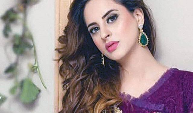 شوبز انڈسٹری کی معروف اداکارہ نے لڑکیوں کے بارے میں نیاانکشاف کردیا