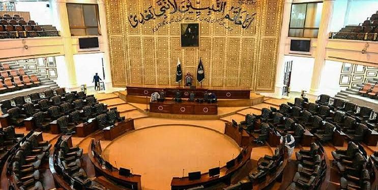 قومی اسمبلی کے ملازمین پرکڑی پابندیاں عائد
