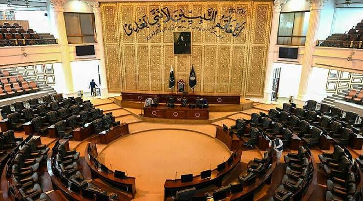 قومی اسمبلی کے ملازمین پرکڑی پابندیاں عائد