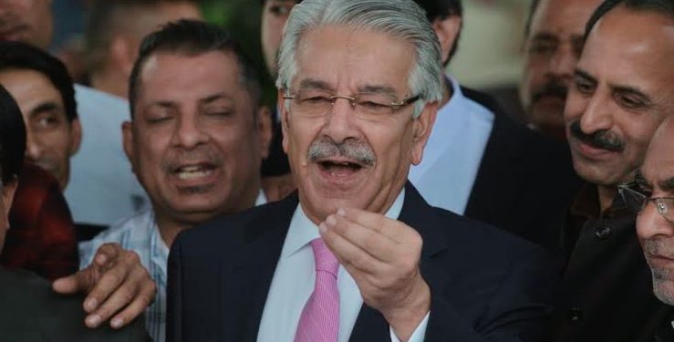 ملکی سیاست میں حادثات کی نسل شیروانی سلوا کر تیار بیٹھی ہے: خواجہ آصف
