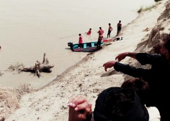 نورپور تھل میں کشتی حادثہ چھ لڑکے لاپتا ریسکیو آپریشن جاری