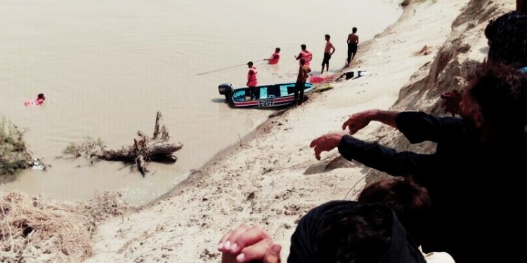 نورپور تھل میں کشتی حادثہ چھ لڑکے لاپتا ریسکیو آپریشن جاری