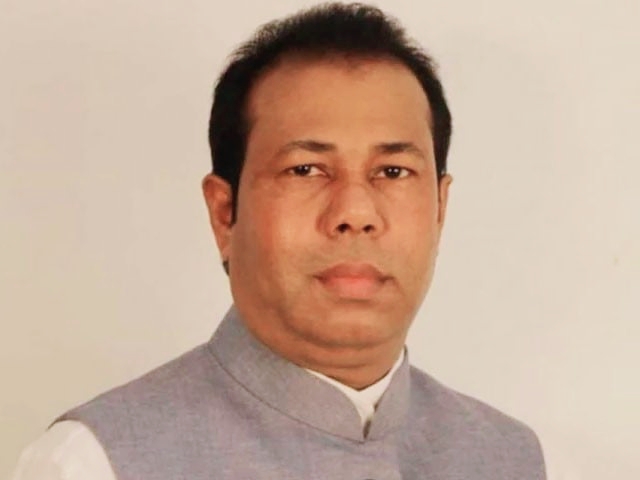 "وزیراعظم شیخ حسینہ کا چپڑاسی 400 کروڑ روپے کا مالک نکلا"