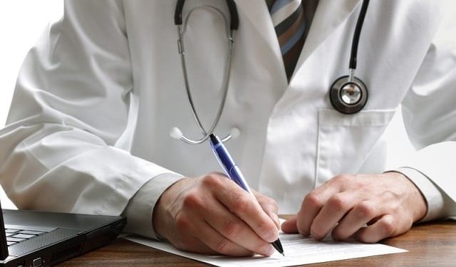 پنجاب حکومت کا ڈاکٹروں کی بھرتی کے لیے تحریری امتحان لینے کا فیصلہ