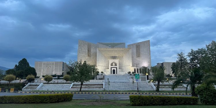 سپریم کورٹ میں ججوں کی تعداد بڑھانے کا فیصلہ، اگلے ہفتے قانون سازی متوقع