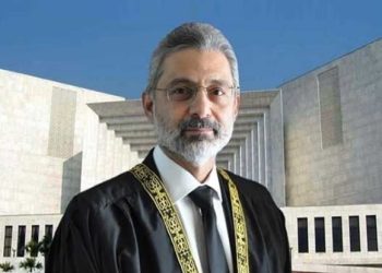 مبارک ثانی کیس، سپریم کورٹ کی معاونت کیلئے تقی عثمانی آن لائن اور فضل الرحمن عدالت میں موجود
