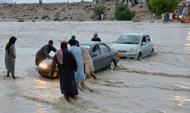 پشاور: بارشوں سے ایک ماہ میں 88 افراد جاں بحق