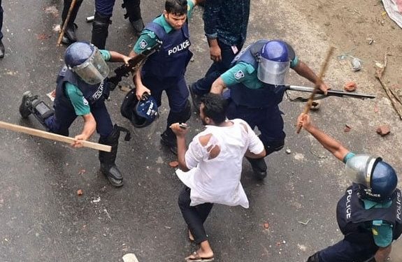 بنگلہ دیش میں حالات پھر کشیدہ، سول نا فرمانی کی تحریک کے پہلے روز 50 سے زائد افراد ہلاک