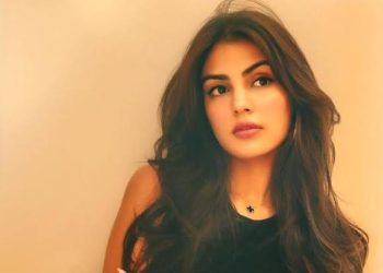 اب لوگ انہیں کالا جادو کرنے والی چڑیل سمجھتے ہیں