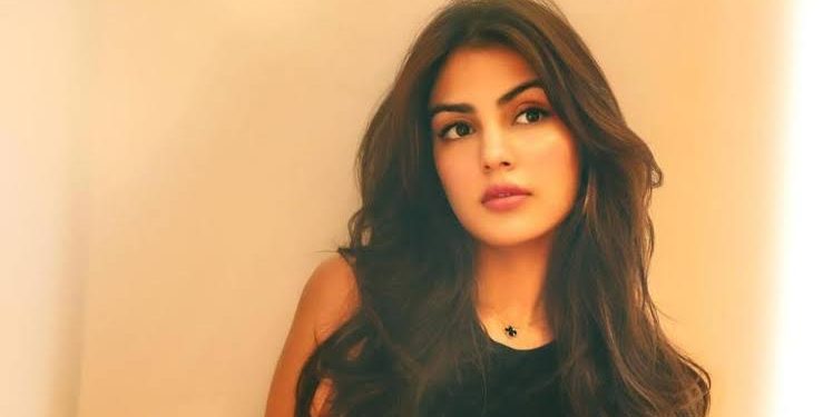 اب لوگ انہیں کالا جادو کرنے والی چڑیل سمجھتے ہیں