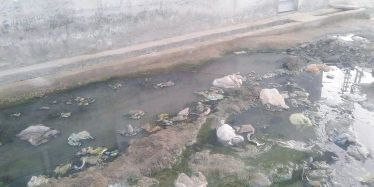 چشتیاں شہر کی سڑکیں خستہ حالی کا شکار، شہریوں کی مشکلات میں اضافہ