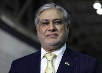 اس ملک سے جو غداری کرتا ہے اللہ پاک حساب پورا کر لیتے ہیں:اسحاق ڈار