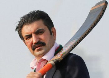 عمران خان کی ہدایت پر شیرافضل مروت کی بنیادی پارٹی رکنیت ختم کردی گئی