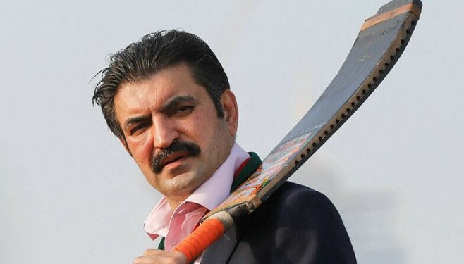 عمران خان کی ہدایت پر شیرافضل مروت کی بنیادی پارٹی رکنیت ختم کردی گئی