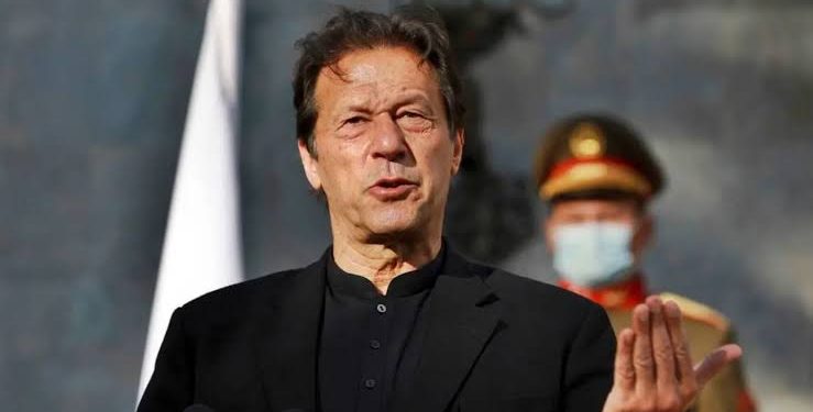 اسٹیبلشمنٹ سے رابطہ صرف ملکی مفاد کے لیے ہوگا، موجودہ حالات خودکشی کے مترادف: عمران خان