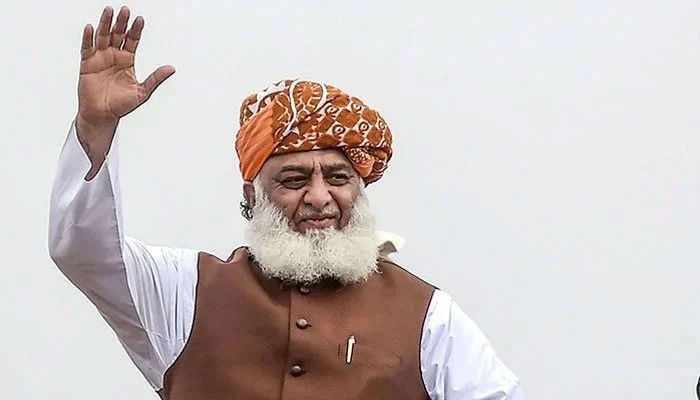 امریکا دہشت گردی کا خالق ہے، پاکستان کی معاشی قوت کو نقصان پہنچانے کی سازش ہو رہی ہے: فضل الرحمان
