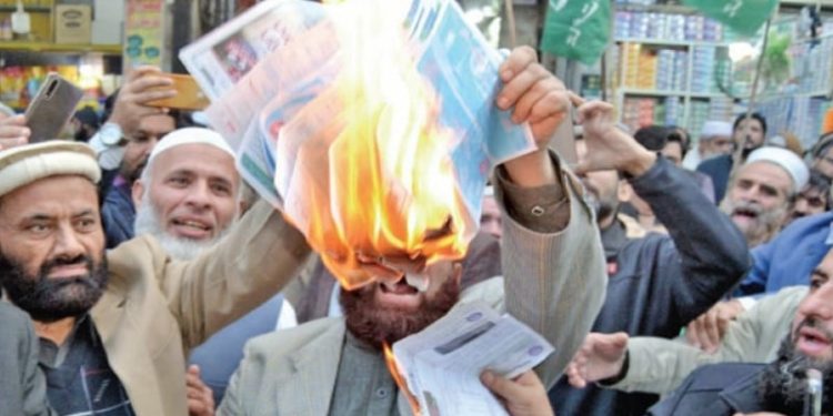 بجلی کی قیمتوں میں اضافے سے عوام کا غصہ بڑھ گیا، سروے رپورٹ