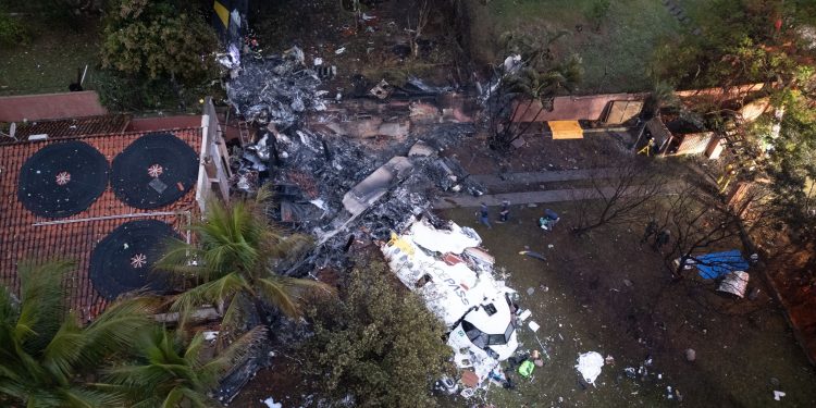 برازیل میں طیارہ حادثہ، آبادی پر گر کر تباہ، تمام 62 افراد ہلاک
