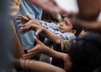 بھیک مانگنا ناقابل ضمانت جرم قرار، محکمہ داخلہ پنجاب نے نئے قوانین نافذ کر دیے