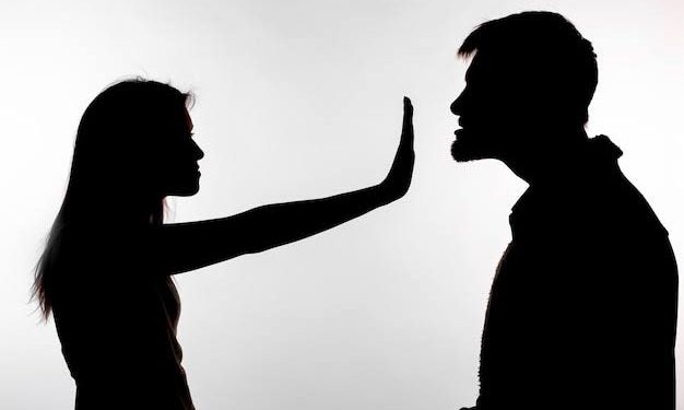 'جیل میں ڈال دو، واپس نہیں آؤں گا'بیوی کے تشدد سے تنگ شوہر گھر سے فرار ہو گیا