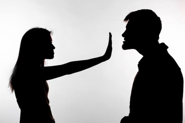 'جیل میں ڈال دو، واپس نہیں آؤں گا'بیوی کے تشدد سے تنگ شوہر گھر سے فرار ہو گیا