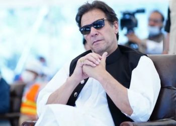 ختم نبوت کے احترام میں جلسہ ملتوی کیا،یہ کمزوری نہیں حکمت عملی ہے :عمران خان