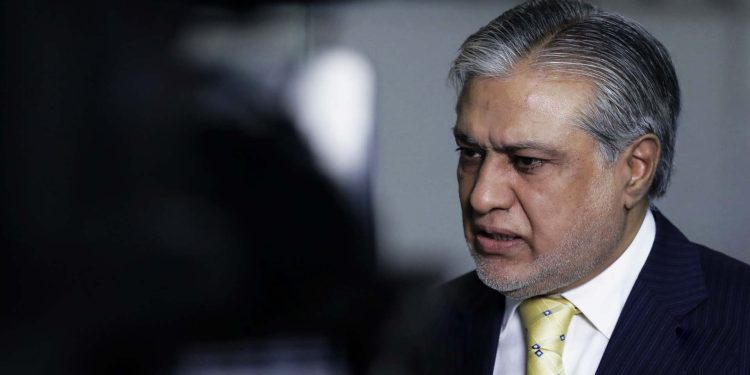 دہشت گردوں سے کوئی رعایت نہیں، ایک ہزار ارب بھی خرچ ہوں تو امن لائیں گے: اسحاق ڈار