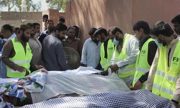 سرگودھا میں کار سے ایک ہی خاندان کی چار پراسرار لاشیں برآمد