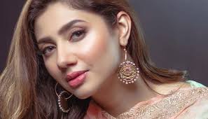 شوہر کا دیا ہوا قیمتی تحفہ چوری، ماہرہ خان نے چور کو جہنم کی بددعا دے دی