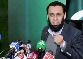 عطا تارڑ کا الزام:رؤف حسن نے بھارتی صحافی کو خوفناک پیغامات بھیجے