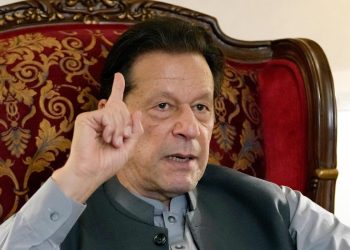عمران خان مذاکرات کے لیے شرائط پر قائم، ڈیل کا تاثر مسترد