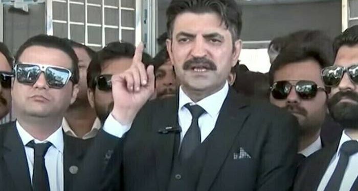 فیض حمید اپنے مفادات کے لیے کام کر رہے تھے، پارٹی کے لیے نہیں: شیر افضل