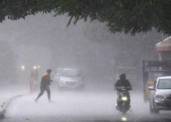 لاہور میں 44 سالہ ریکارڈ توڑنے والی شدید بارشیں ہنگامی صورتحال