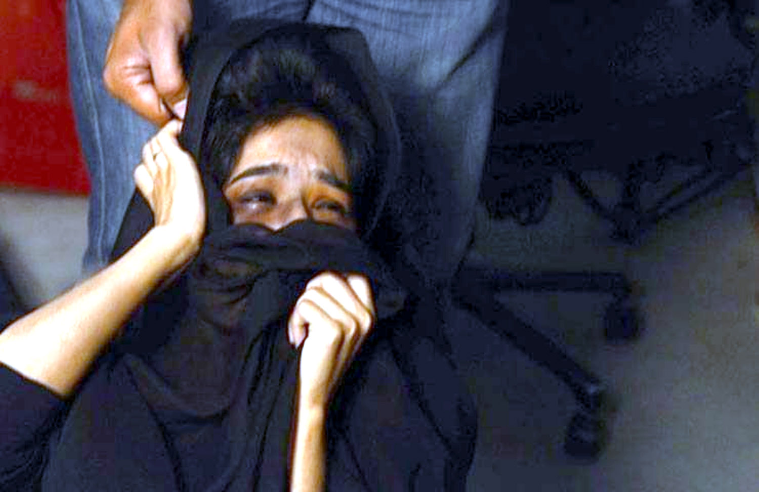 لاہور:نشے کے عادی شوہر اور سسر نے بہو کو تشدد کر کے چھت سے نیچے پھینک دیا
