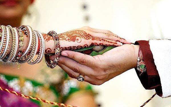 ہٹی قبیلے میں ایک عورت کو بھائیوں کی مشترکہ بیوی کیوں بنایا جاتا ہے؟