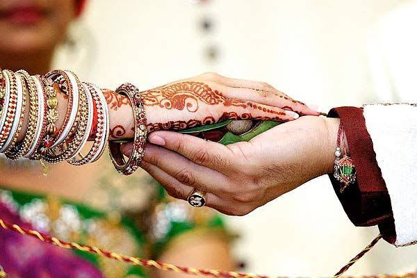 ہٹی قبیلے میں ایک عورت کو بھائیوں کی مشترکہ بیوی کیوں بنایا جاتا ہے؟