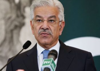 فیض حمید عمران خان کے لئے گانا گاتے ہیں: خواجہ اآصف