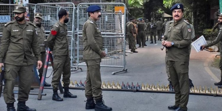 میانوالی: پولیس چیک پوسٹ پر دہشت گردوں کا حملہ ناکام، دو جوان زخمی