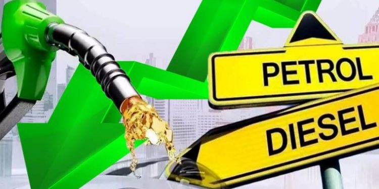 پیٹرول کی قیمت میں 12 روپے کی کمی کا امکان